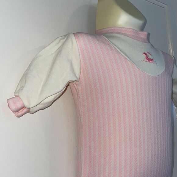 Vtg 60s/70s pink/white knit infant onesie footie with embroidered duck on neck - Picture 5 of 7